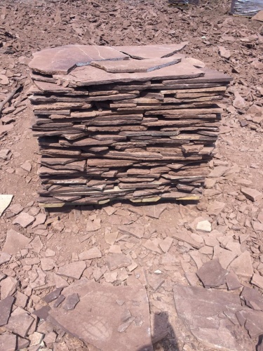 Плитняк лемезит бордовый для цоколя 1,5-2 см купить в Курганской области