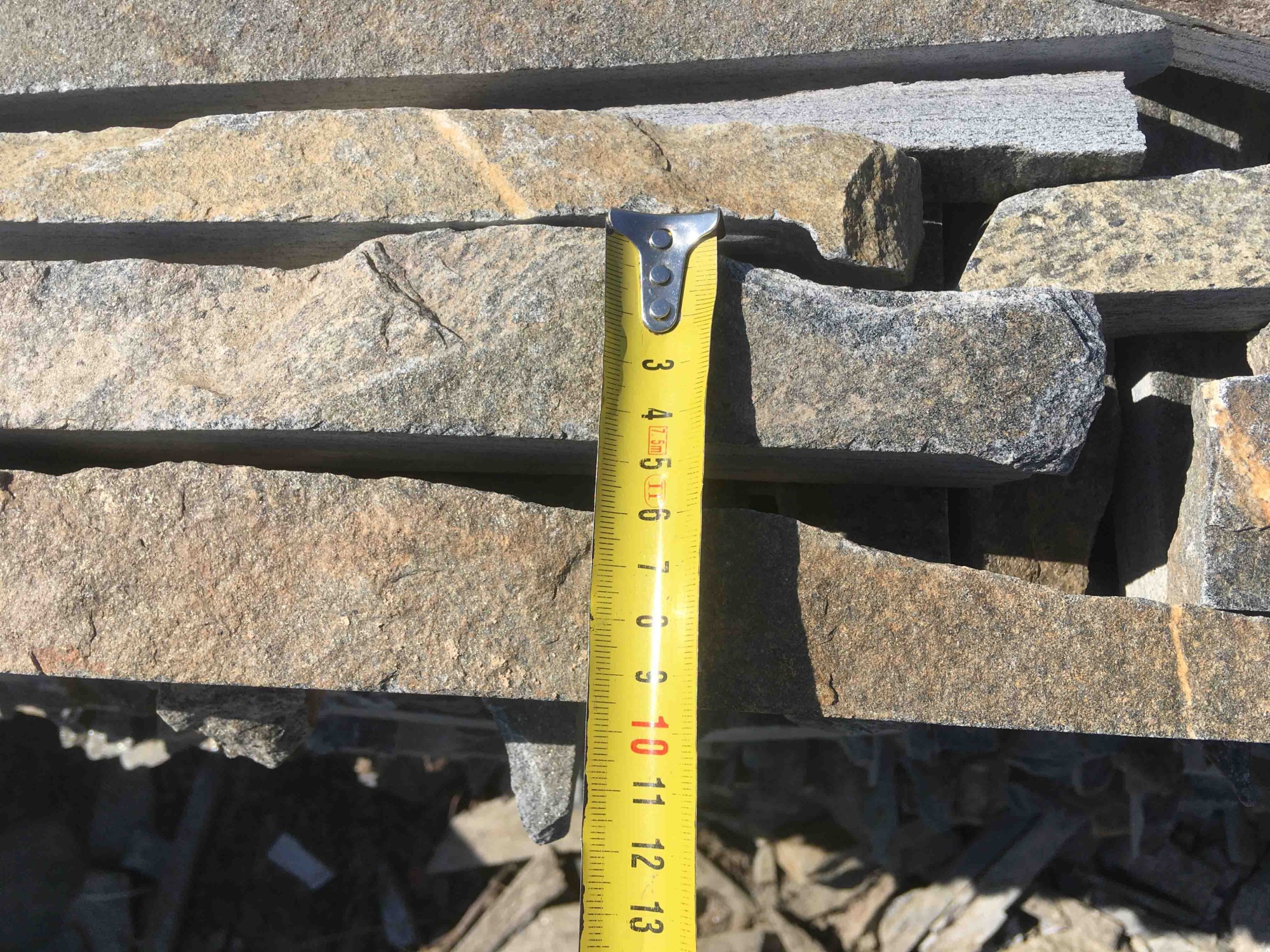 Горбушка златолит мультиколор для облицовки купить в Курганской области