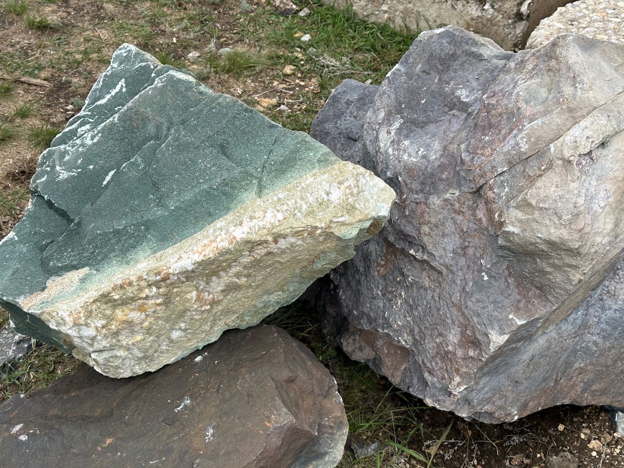 Камни для ландшафтного дизайна зелёные 10-60 килограмм купить в Курганской области