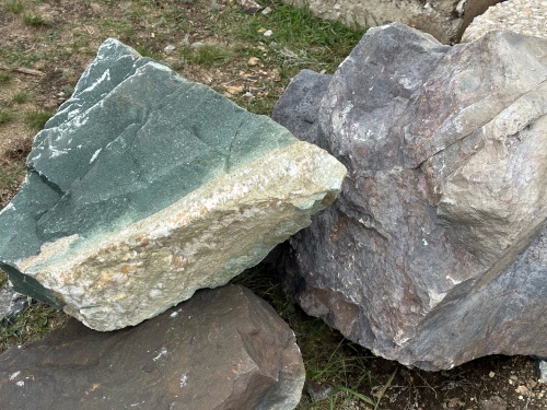 Камни для ландшафтного дизайна зелёные 10-60 килограмм купить в Курганской области