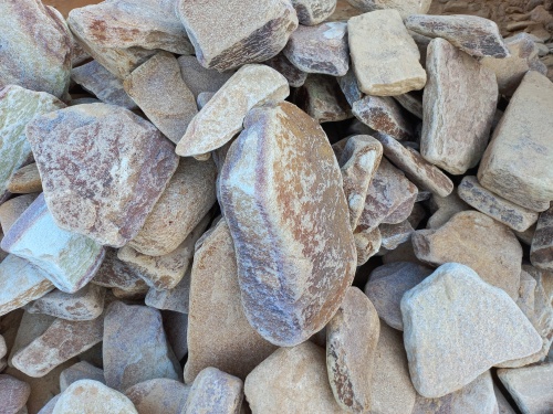 Златолит жёлтый, жёлто-зелёный глыбки и валуны для ланшафтного дизайна купить в Курганской области