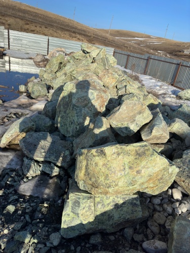Камни для ландшафтного дизайна зелёные 10-60 килограмм купить в Курганской области