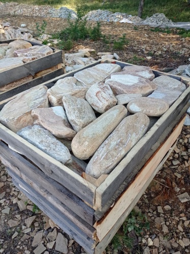 Златолит жёлтый, жёлто-зелёный глыбки и валуны для ланшафтного дизайна купить в Курганской области