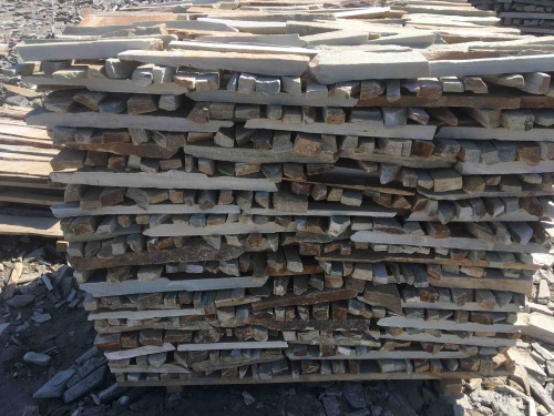 Горбушка златолит золотистый для облицовки купить в Курганской области