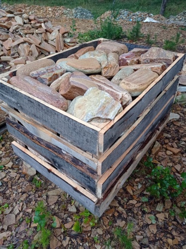 Златолит жёлтый, жёлто-зелёный глыбки и валуны для ланшафтного дизайна купить в Курганской области