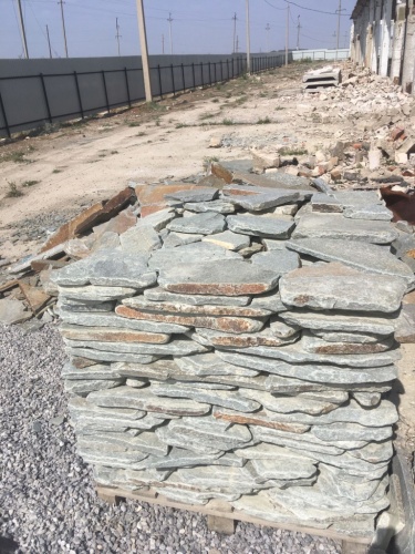 Златолит серебристый галтованный для лестниц купить в Курганской области