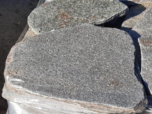 Златолит серебристый галтованный для лестниц купить в Курганской области